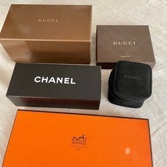 ［値下げしました❗️］ブランドショップバック&箱の画像