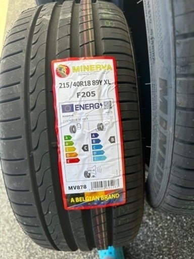 MINERVA 新品未使用 タイヤ  215/40R18