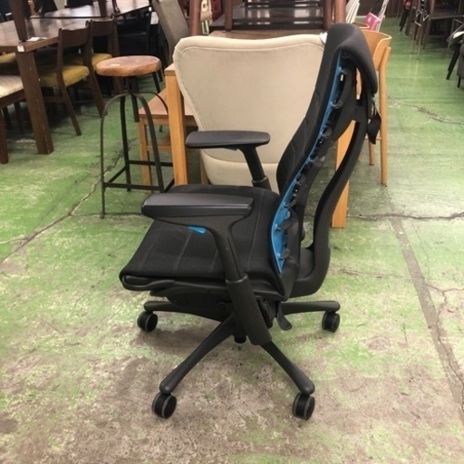 Herman Miller ゲーミングチェア Embody S