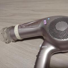 ヘアドライヤー（マイナスイオン機能付）の画像