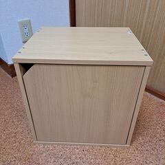 【0円】扉付きカラーボックス*4つ　縦に組み合わせ可能
