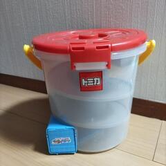 トミカバケツ