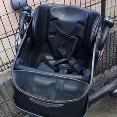130🟠２０インチ、３人乗り、子供乗せ、前後ろチャイルドシート、電動自転車  🔴バッテリーは、新品の９０％以上の性能でコンディション良好です。   🔵充電で１回で３０ｋｍ以上走行可能です。🔵後ろチャイルドシートは、かごに変更も可能。  🟢杉並区高円寺の展示ベースに、在庫が２０台以上ありますので、複数のご試乗可能です。  🔴土日もお子様とご試乗可能です。🔵49999～54800(税別)、54800～59800(税込)  🟢ブリヂストン、ヤマハ、共同生産モデル。電動アシスト自転車。の画像