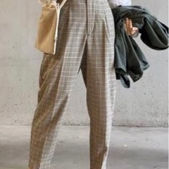 GU　タックコクーンシルエットパンツ