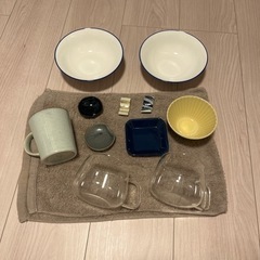 シンプルな食器類