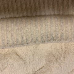 GU ケーブル編みタートルネックセーターの画像