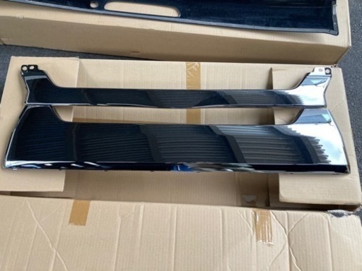 美品 ハイエース 純正 グリル ナロー 4型 used 黒メッキ