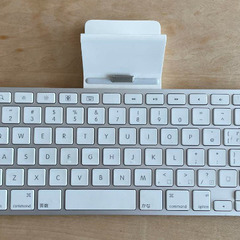 Apple A1359 iPad 第1,2世代用キーボード