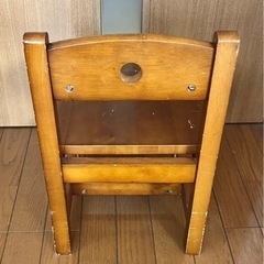 木製子供用イスの画像