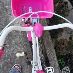 女の子用自転車の画像