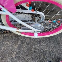 女の子用自転車の画像