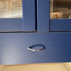 食器棚 青 収納の画像