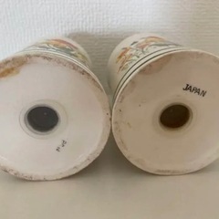 レトロな花柄のソルト＆ペッパー入れの画像