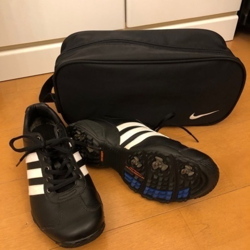 adidasゴルフシューズとNIKEシューズケース