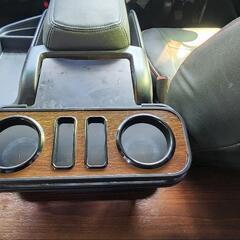 ハイエースワイド専用セカンドシート用ドリンクホルダーの画像