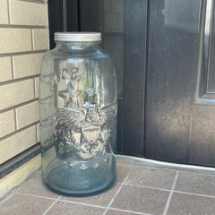 大きな保存ビン　花瓶などにもの画像