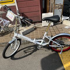 【リサイクルショップどりーむ鹿大前店】No1085　折りたたみ自転車　白色　6段ギア付き　ベル付き　超美品　早い物勝ち　