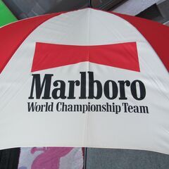 【鈴鹿Ｆ１記念パラソル】レア秘蔵品　マルボロワールドチャンピオンシップ記念　未使用品の画像