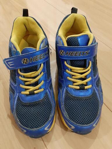 ヒーリーズ　Heeleys スニーカー　２４センチ
