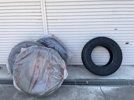 値下げ！ブリジストンブリザックDM-V3 265/70r17