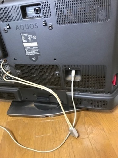 シャープ製AQUOS 32型テレビ