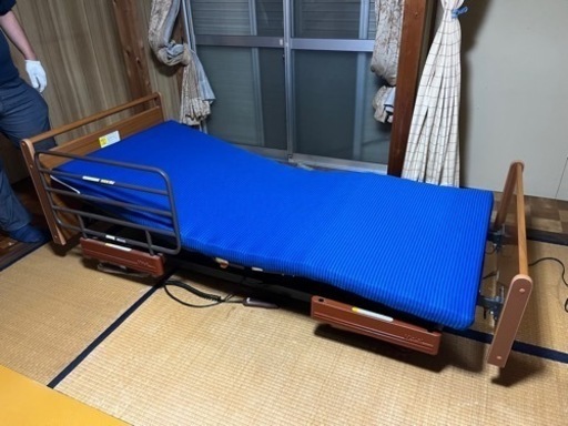 電動ベッド　リクライニングベッド