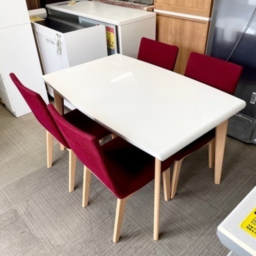 【超美品‼️】ニトリ 125cm幅4人掛けダイニングテーブルセット カバー付き 鏡面仕上げホワイト♪