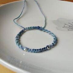 マクラメブレスレット（メタリックビーズ2粒）