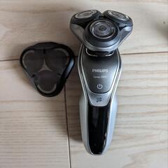 PHILIPS　髭剃りシェーバー　洗浄器付き
