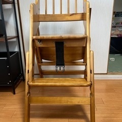 木製ベビーチェア　テーブル付きの画像