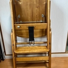 木製ベビーチェア　テーブル付きの画像