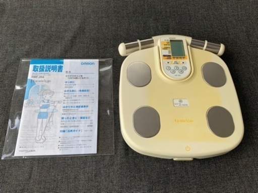 リユース　オムロン　体重体組成計　カラダスキャン　（　チェック　）　　幅28.8　　奥行33.3　　高さ6.2　 （ｃｍ）　体脂肪率　内臓脂肪レベル　BMI 基礎代謝　体重計