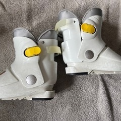 スキーブーツ18センチの画像