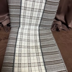 【おかげさまでお譲り先が決まりました】座椅子　２つ　無料　【8日9日または平日19時以降に対応できる方】の画像