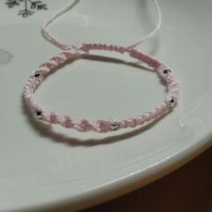 マクラメブレスレット（メタリックビーズ）ベビーピンク