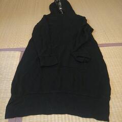 トップバリュ黒フード付きパーカー