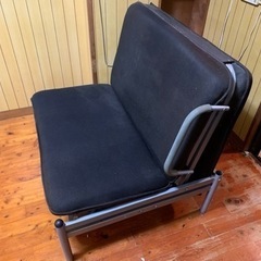ソファー型ベッド