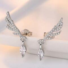 新品　CZダイヤモンド☆羽根ʚ♡ɞ ピアス　の画像
