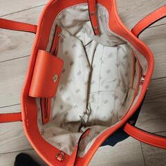 GUESS　トートバッグの画像