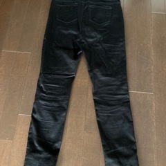earth 黒パンツ  
レディースMの画像
