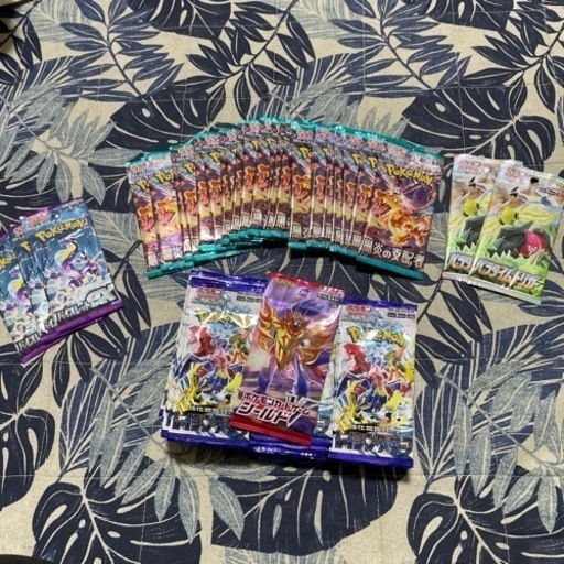 ポケモンカードパック　黒炎、レイジング、シールド