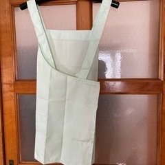 エプロン　薄いグリーン色の画像