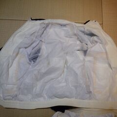 （取引中）ゴルフ　レインウェア　上下　サイズＭ（テーラーメイド）の画像