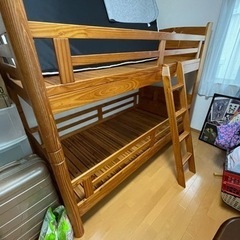 木製二段ベッド