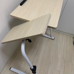 折りたたみ机の画像