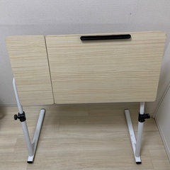 折りたたみ机の画像