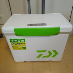釣り DAIWA クーラーボックス 25L キャスター・ハンドル付き