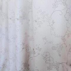 美品　ベージュ　柄有り　ドレープ カーテンの画像