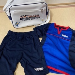 セントラルスポーツのバッグとウエア