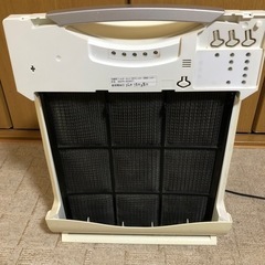 空気清浄機　古いですが動きますの画像